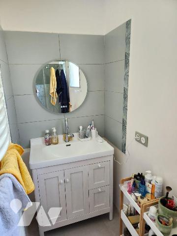 Quartier Champs de foire, maison avec chambre au RdC :
- Salon, séjour, cuisine, chambre, arri...
