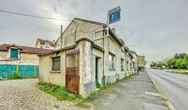 Local d'activité situé à l'entrée de Meaux sur un axe passant - 200 m2.
