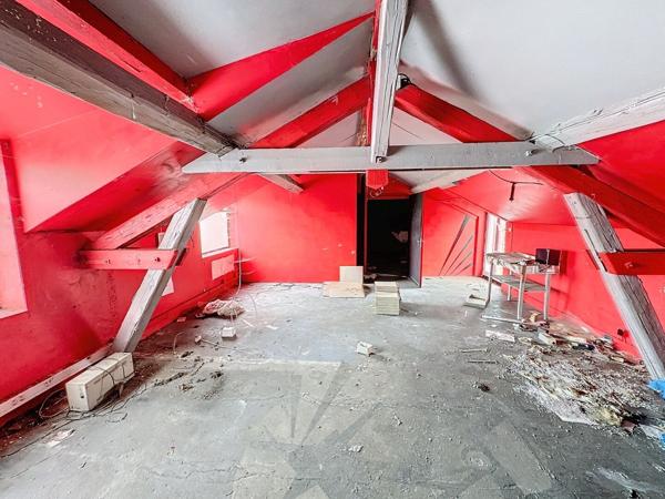 Local d'activité situé à l'entrée de Meaux sur un axe passant - 200 m2.