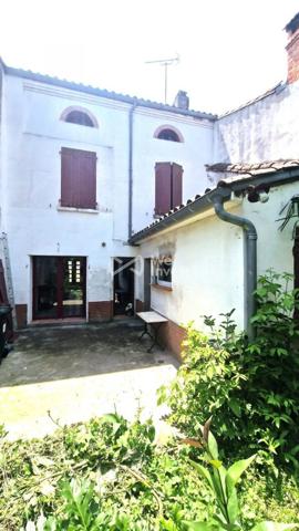 À vendre : Maison centre-ville  aavec jardin