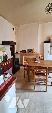 VIC-FEZENSAC, immeuble de rapport en centre ville