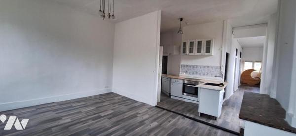 VIC-FEZENSAC, immeuble de rapport en centre ville