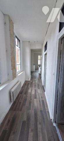 VIC-FEZENSAC, immeuble de rapport en centre ville