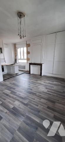 VIC-FEZENSAC, immeuble de rapport en centre ville