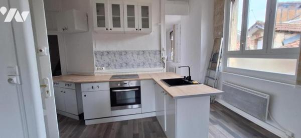 VIC-FEZENSAC, immeuble de rapport en centre ville