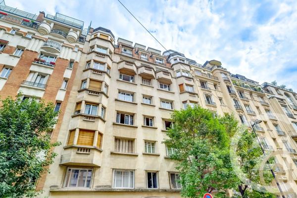 Appartement à vendre  2 pièces - 63,59 m 2   PARIS  - 75017