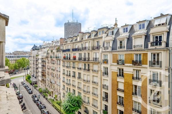 Appartement à vendre  2 pièces - 63,59 m 2   PARIS  - 75017