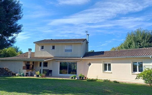 Maison à vendre    6 pièces •  Montussan