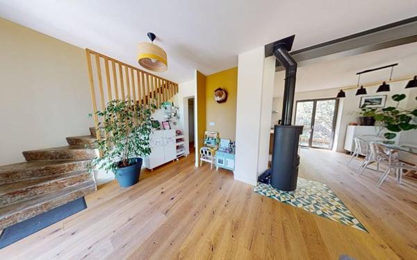 Maison à vendre    5 pièces • 135 m2 Albigny-sur-Saône