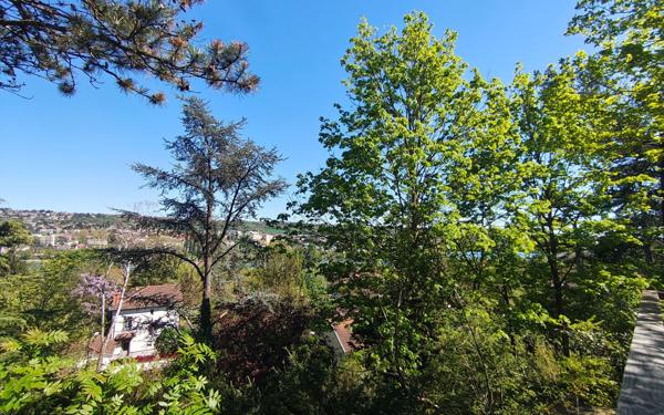 Maison à vendre    5 pièces • 135 m2 Albigny-sur-Saône