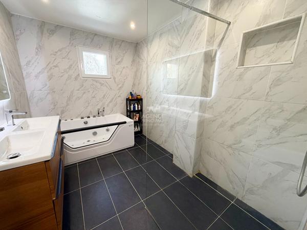 À vendre : Maison spacieuse de 7 pièces à Cergy ! €360 000 ** - Référence 2265