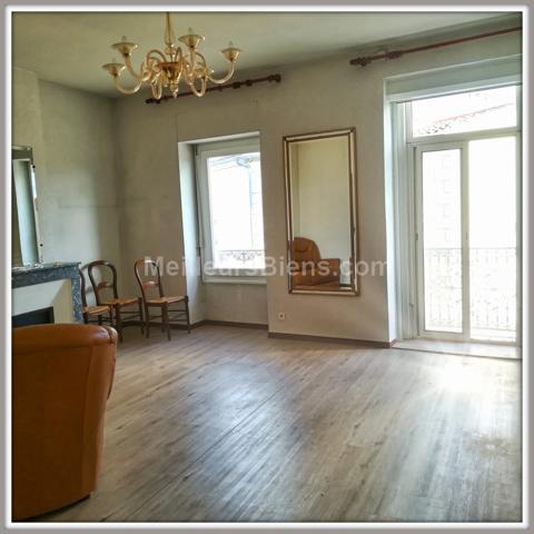 Maison De Village, 5 pièce(s), surface de 120m2, situé sur la commune de SAUSSAN .