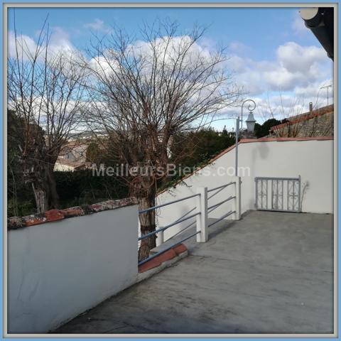 Maison De Village, 5 pièce(s), surface de 120m2, situé sur la commune de SAUSSAN .