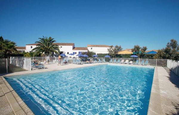 LE CHÂTEAU-D'OLÉRON - PLAGE À PIED, PISCINE ET GARAGE !