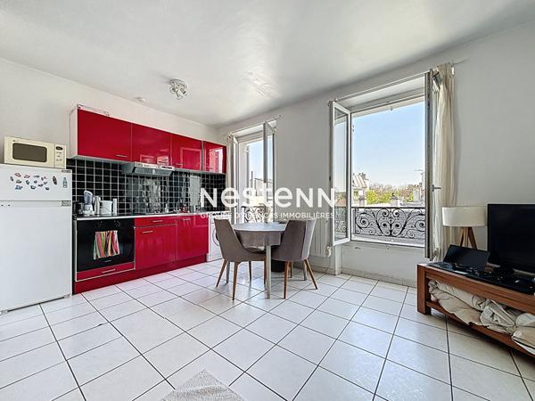 ISSY LES MOULINEAUX - QUARTIER SAINT ETIENNE - VENDU LOUÉ - Appartement 2 pièces duplex en dernier étage