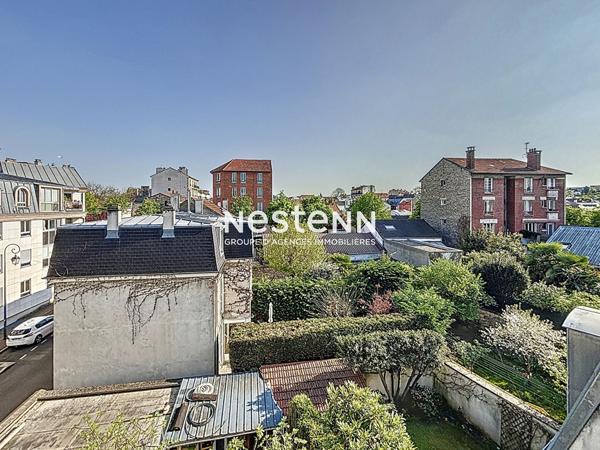 ISSY LES MOULINEAUX - QUARTIER SAINT ETIENNE - VENDU LOUÉ - Appartement 2 pièces duplex en dernier étage