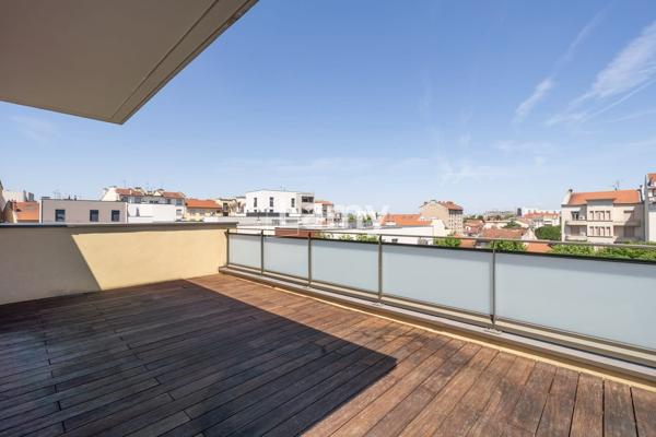 Appartement t2 avec terrasse. garage en sus à treize mille euros