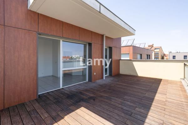 Appartement t2 avec terrasse. garage en sus à treize mille euros