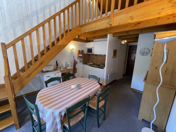Splendide duplex avec vue sur la forêt et la rivière, charme