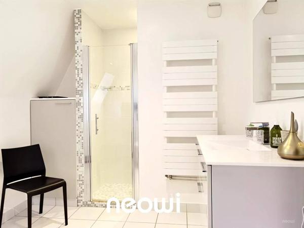 L’EXCEPTION CONTEMPORAINE – 340 M² SUR 4 NIVEAUX AVEC ASCENSEUR PRIVATIF