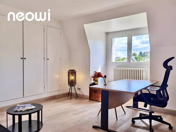 L’EXCEPTION CONTEMPORAINE – 340 M² SUR 4 NIVEAUX AVEC ASCENSEUR PRIVATIF