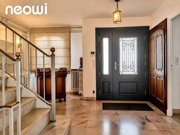 L’EXCEPTION CONTEMPORAINE – 340 M² SUR 4 NIVEAUX AVEC ASCENSEUR PRIVATIF