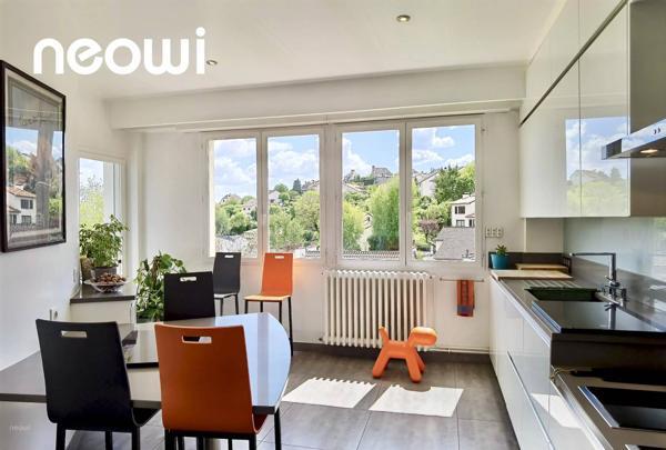 L’EXCEPTION CONTEMPORAINE – 340 M² SUR 4 NIVEAUX AVEC ASCENSEUR PRIVATIF