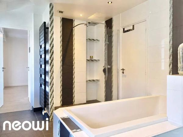 L’EXCEPTION CONTEMPORAINE – 340 M² SUR 4 NIVEAUX AVEC ASCENSEUR PRIVATIF