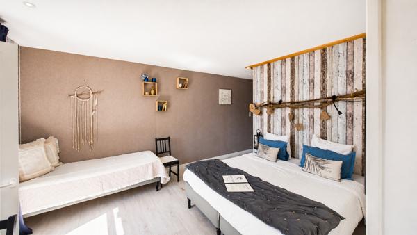 Domaine en pierre de 675 m² avec piscine sur près de 3 ha - Roquemaure Roquemaure