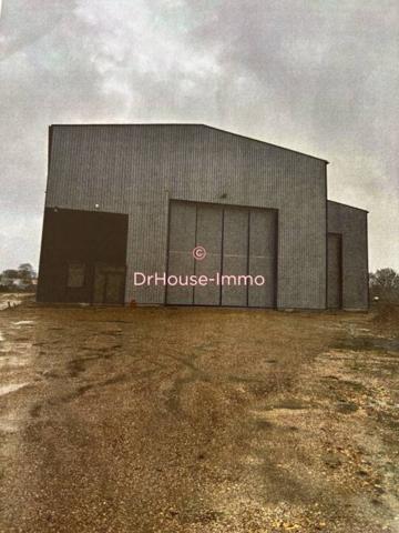 Bureau à vendre 3 pièces de 1 600 m²