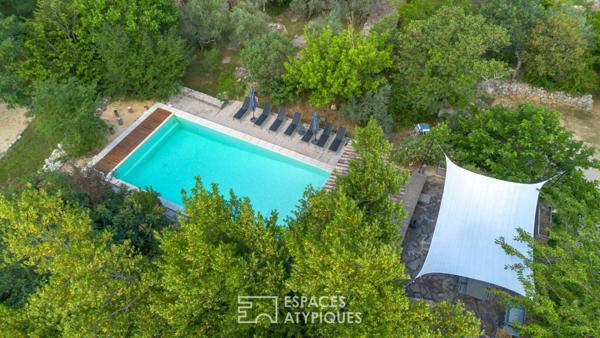 Mas de charme intimiste avec grand terrain arboré et spacieuse piscine