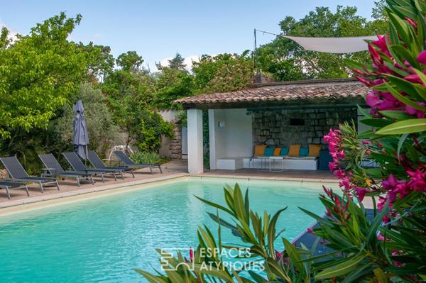Mas de charme intimiste avec grand terrain arboré et spacieuse piscine
