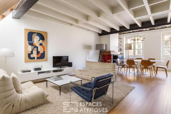 Duplex en dernier étage avec terrasse aux carmes