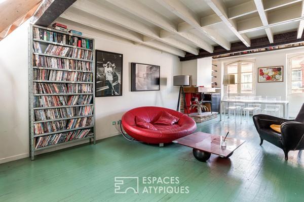 Duplex en dernier étage avec terrasse aux carmes