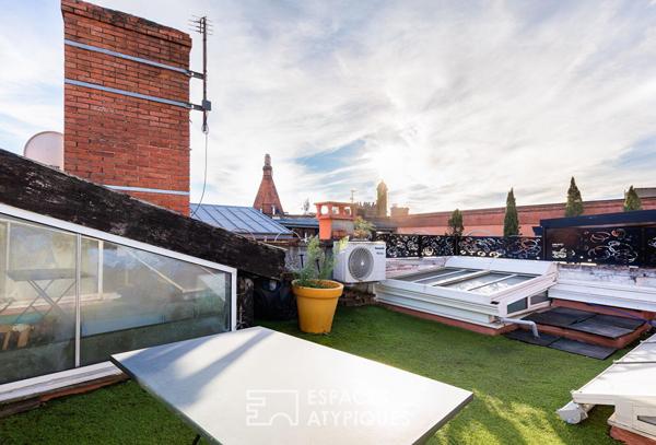 Duplex en dernier étage avec terrasse aux carmes