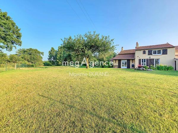 Maison à SAINT-CHRISTOPHE-DU-BOIS, 49280 - 5 pièces 140m²