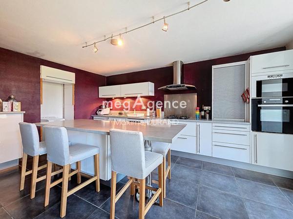 Maison à SAINT-CHRISTOPHE-DU-BOIS, 49280 - 5 pièces 140m²