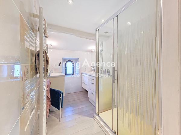 Maison à SAINT-CHRISTOPHE-DU-BOIS, 49280 - 5 pièces 140m²