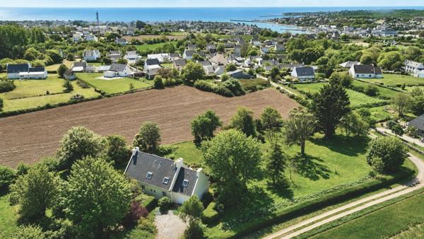 Plouhinec (29780) – Propriété de caractère de 195 m² sur 5 140 m² de terrain – À deux pas de l'océan