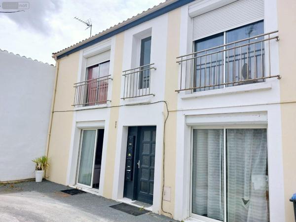 Immeuble de rapport à vendre à La Jarrie en Charente-Maritime (17220), ref : 546