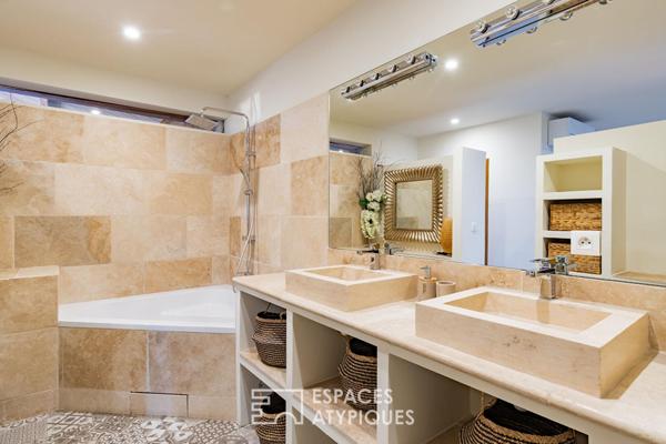 Maison d’architecte avec galerie d’art et loft premium en bord de Canal