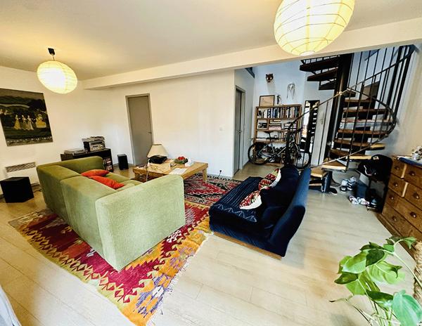 Bordeaux Chartrons, calme et résidentiel, superbe Duplex de 96 m2 avec terrasse et garage