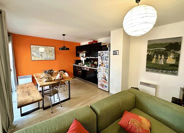 Bordeaux Chartrons, calme et résidentiel, superbe Duplex de 96 m2 avec terrasse et garage