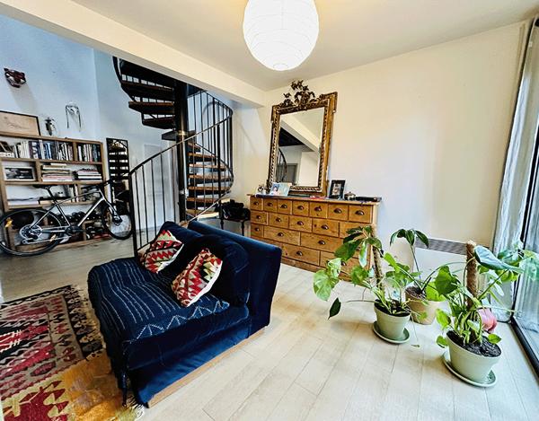 Bordeaux Chartrons, calme et résidentiel, superbe Duplex de 96 m2 avec terrasse et garage