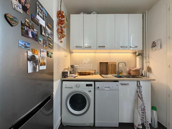 "Versailles Château" Bel appartement de 2 pièces de 42 m2 avec cave ! Loyer 1 320 €/mois charges comprises **  - Référence  7890