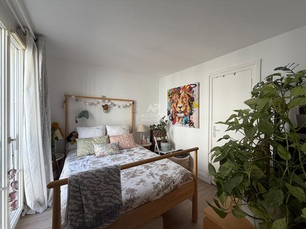 "Versailles Château" Bel appartement de 2 pièces de 42 m2 avec cave ! Loyer 1 320 €/mois charges comprises **  - Référence  7890