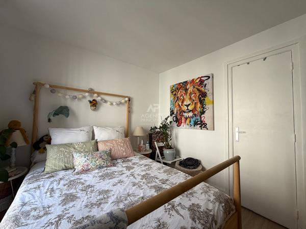 "Versailles Château" Bel appartement de 2 pièces de 42 m2 avec cave ! Loyer 1 320 €/mois charges comprises **  - Référence  7890