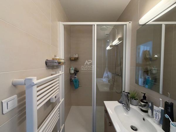 "Versailles Château" Bel appartement de 2 pièces de 42 m2 avec cave ! Loyer 1 320 €/mois charges comprises **  - Référence  7890
