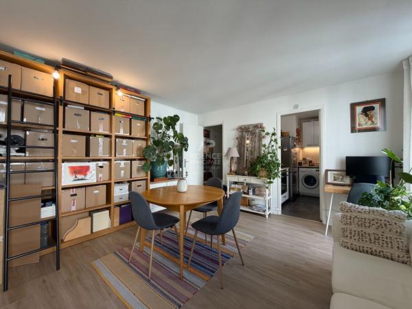 "Versailles Château" Bel appartement de 2 pièces de 42 m2 avec cave ! Loyer 1 320 €/mois charges comprises **  - Référence  7890