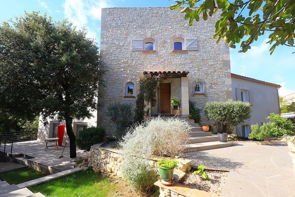 Villa T7 avec piscine sur 1200 m² de terrain